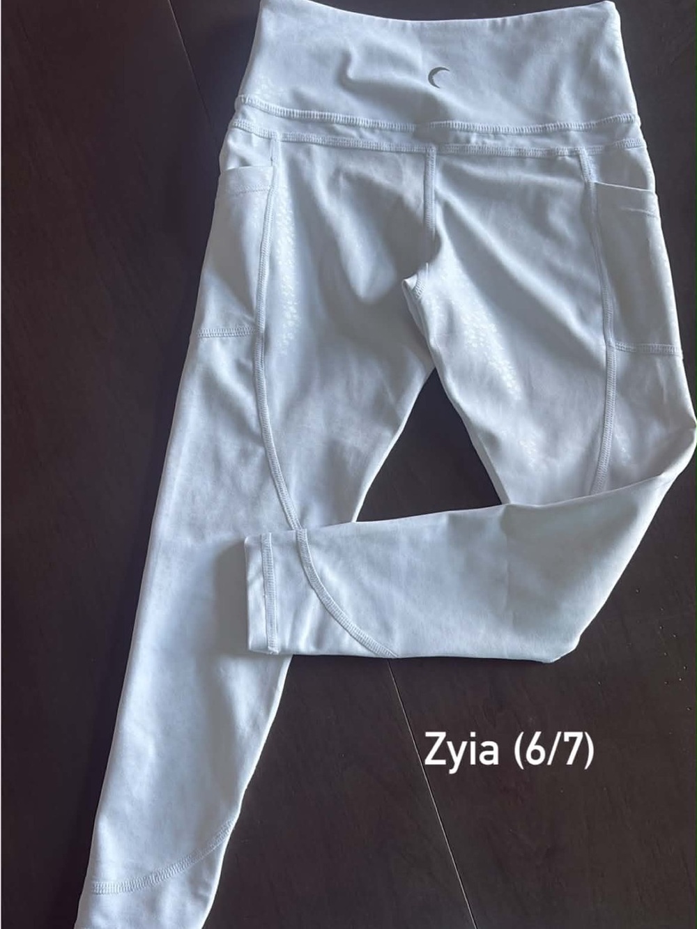 ZYIA Kids White Performance Leggings with Side Pockets 6/7
